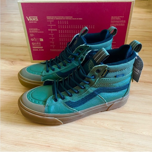 Vans Sk8-Hi Waterproof Insulated Shoe
Women 9.0 US Mens 7.5US - Picture 11 of 12
